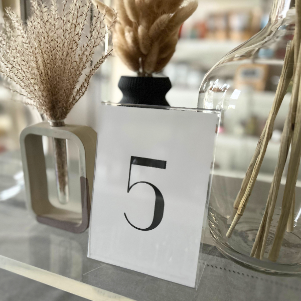Plexi Table Number 5 x 7